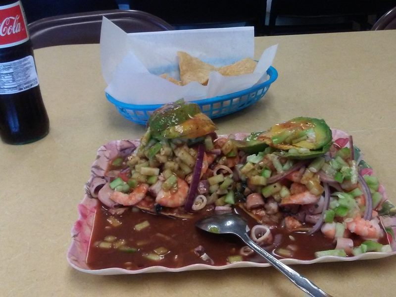 Mariscos Fili food